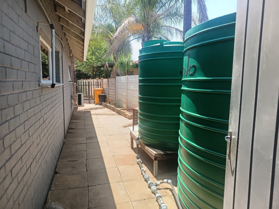 4 Bedroom Property for Sale in Carters Glen Northern Cape